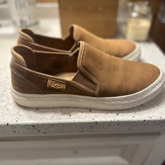UGG alameda slip on - Picture 2 of 3